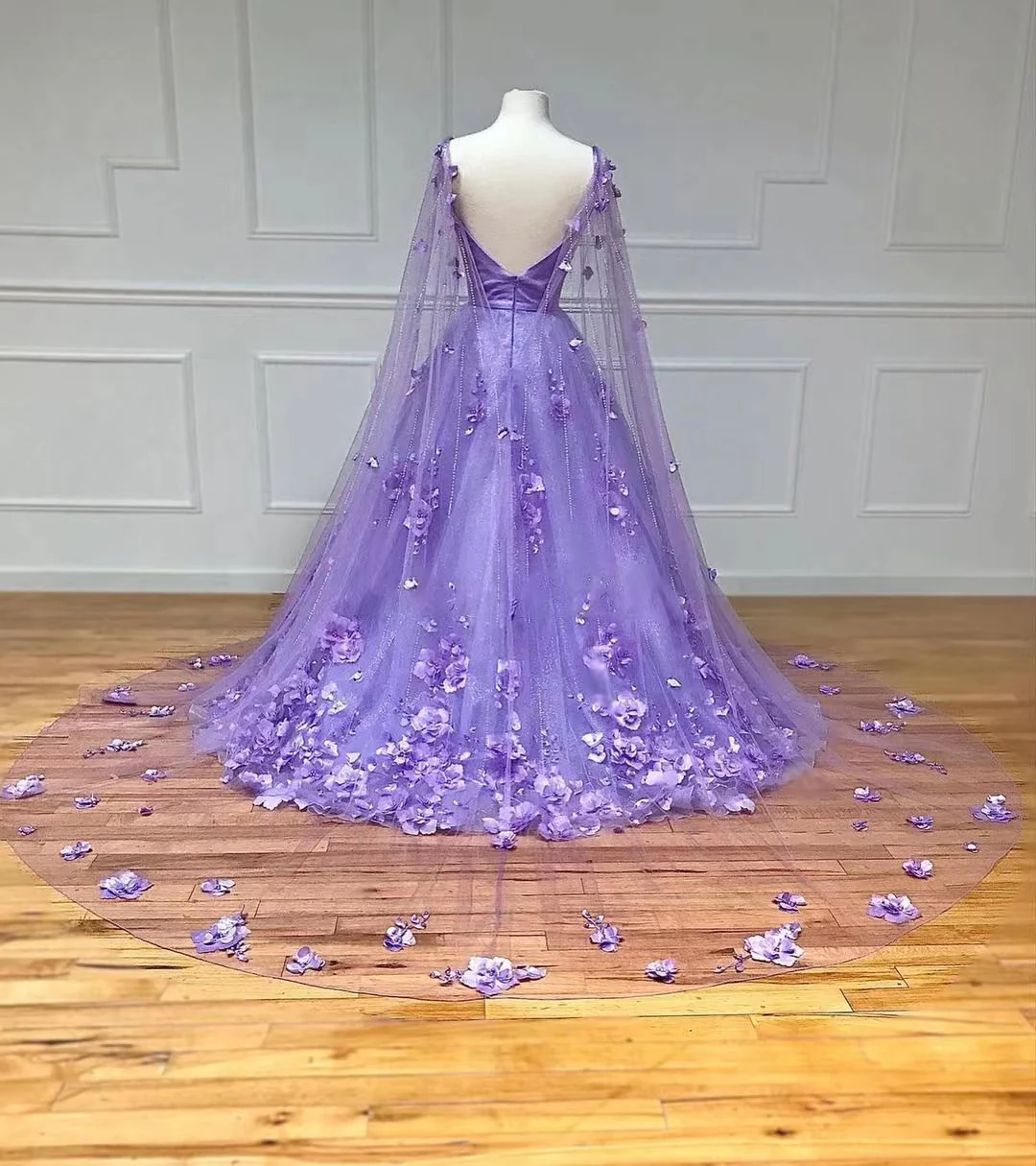 Floral Lace A-Line Prom Dress with Cape Sleeves - Image 4