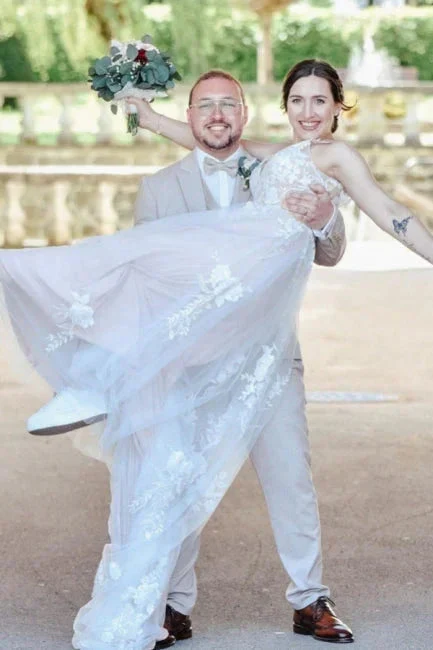 Beautiful Long White A-line V-neck Sleeveless Wedding Dress with Lace - Image 2