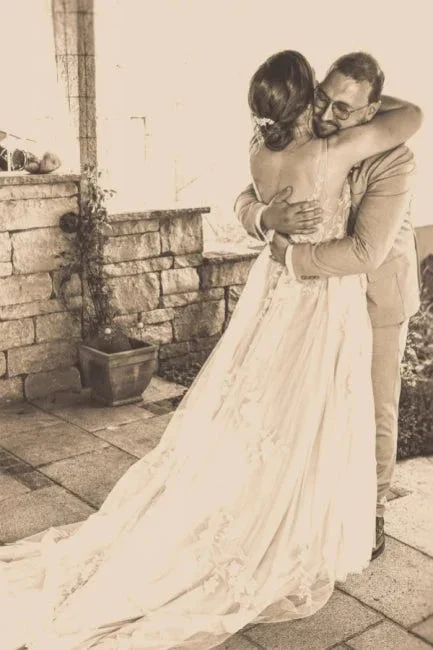 Beautiful Long White A-line V-neck Sleeveless Wedding Dress with Lace - Image 4