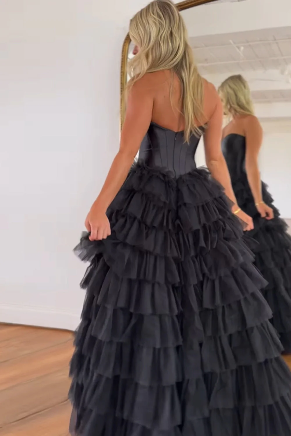 A-Line Sweetheart Tiered Tulle Prom Dress with Slit - Image 2