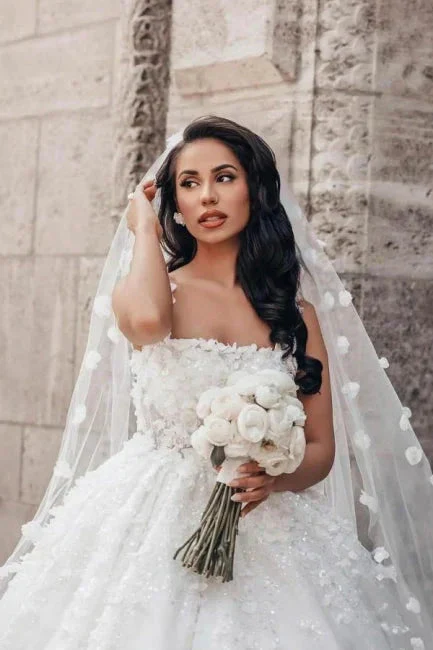 Charming Ball Gown Lace Square Sleeveless White Wedding Dresses With Appliques - Image 2