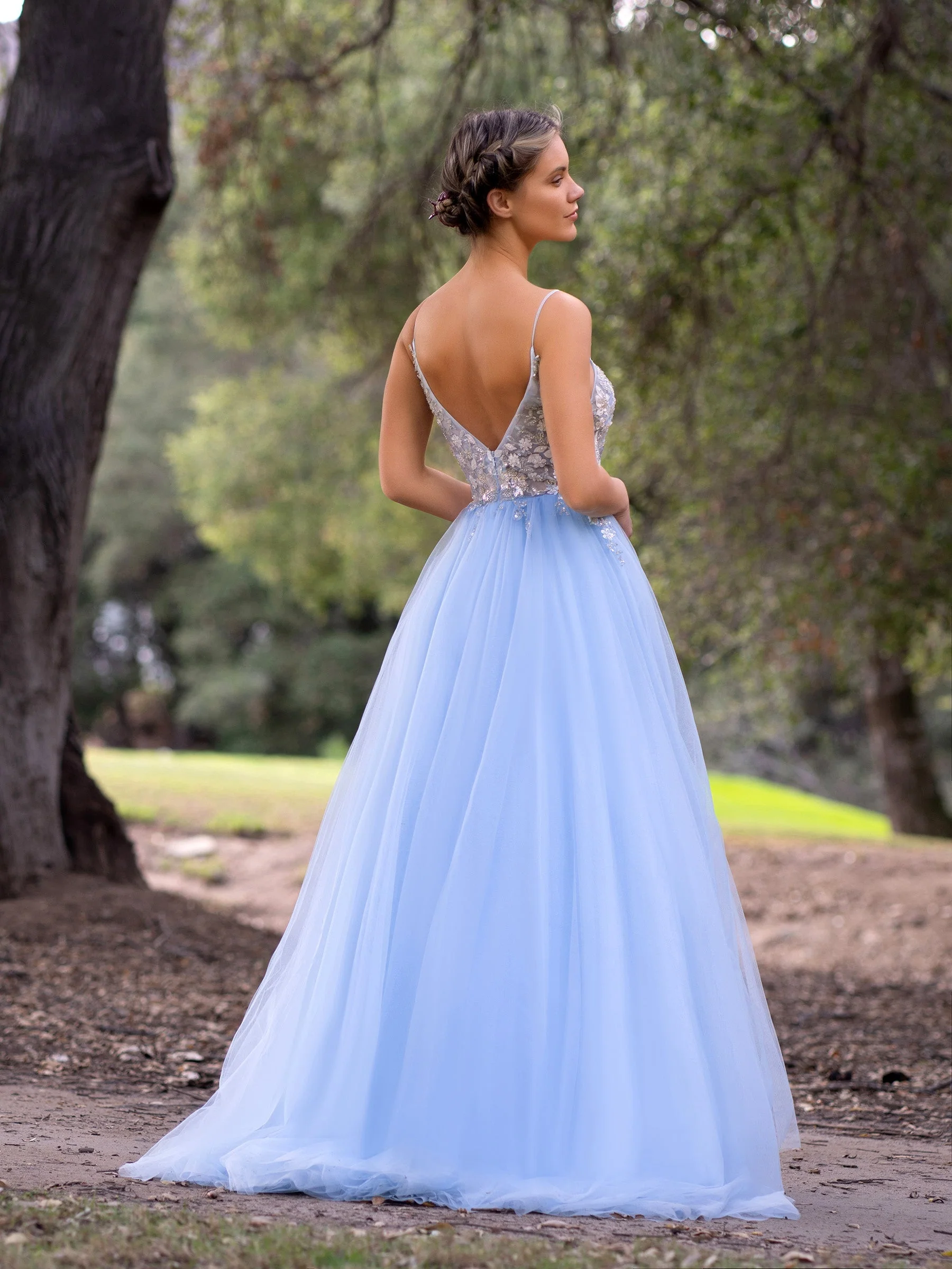 Deep V-Neck Applique Lace Floor Length Tulle Prom Dress - Image 2