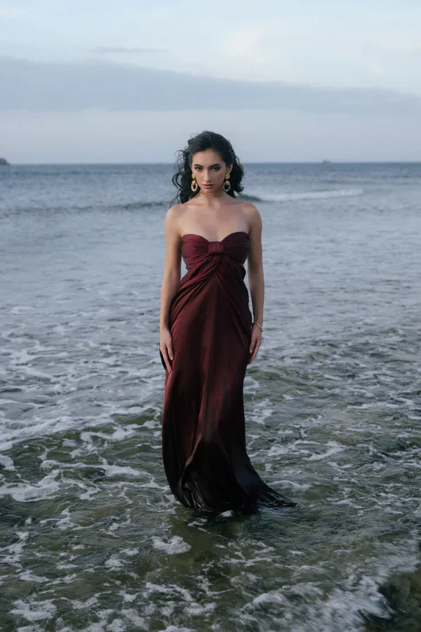 Elegant Strapless Ruched Floor-Length Backless Dress - Image 5