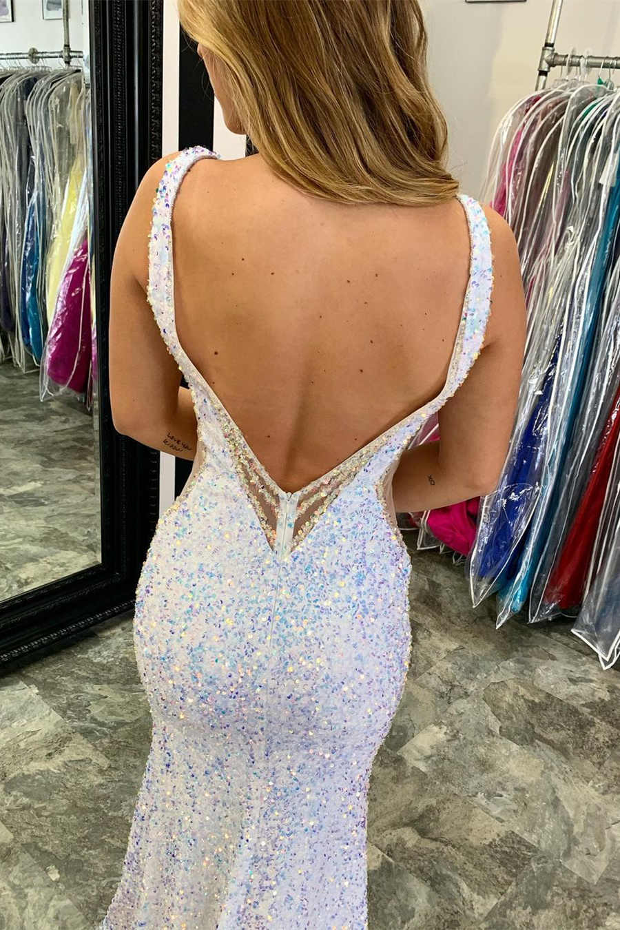 V-Neck Backless Sequins Long Mermaid Prom Dress - Image 3