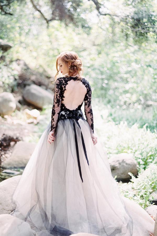 Gorgeous A-line V neck Long Sleeve Black Lace Wedding Dress Bridal Gown - Image 2