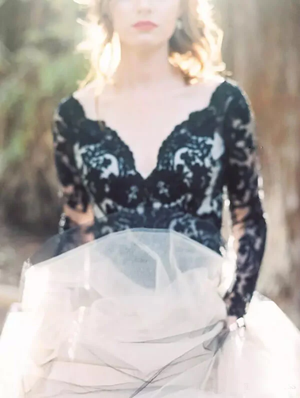 Gorgeous Black Lace A-line V-neck Long Sleeves Wedding Dresses - Image 3
