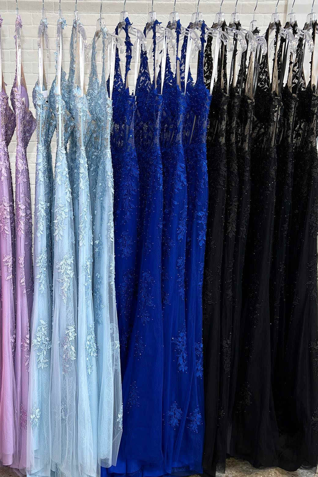 Sheath Halter Lace Tulle Prom Dress with Appliques - Image 3