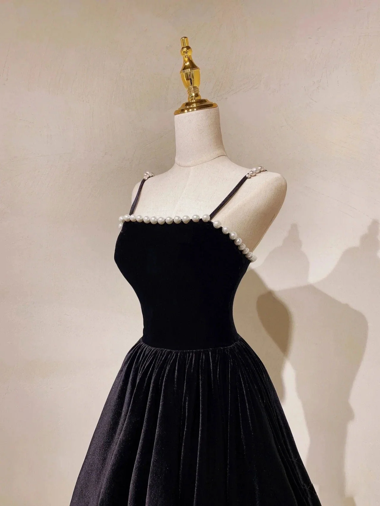Elegant A-Line Spaghetti Straps Sleeveless Backless Long Prom Dresses With Beading - Image 3