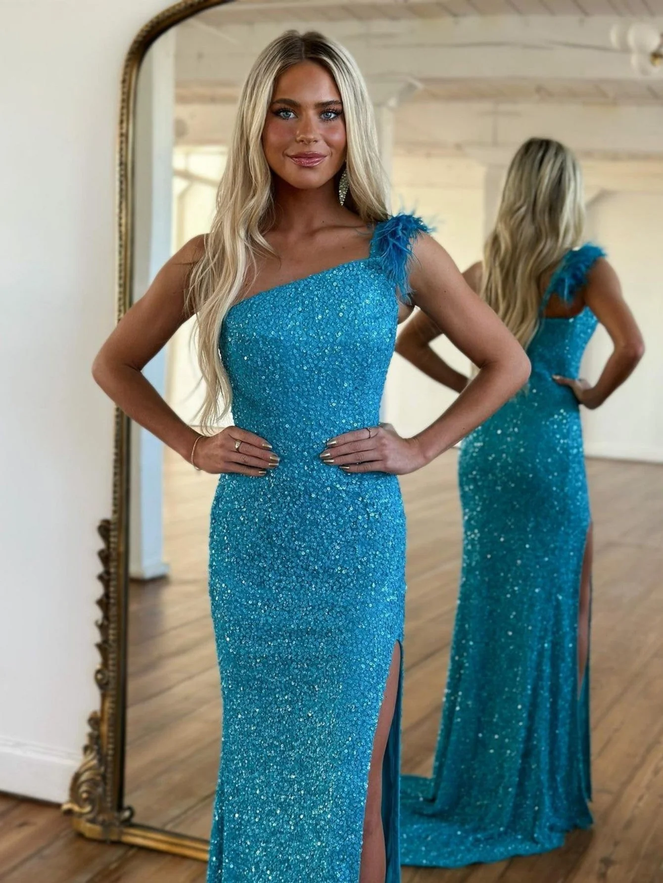 Mermaid One Shoulder Sequins Prom Dress With Slit - Image 3