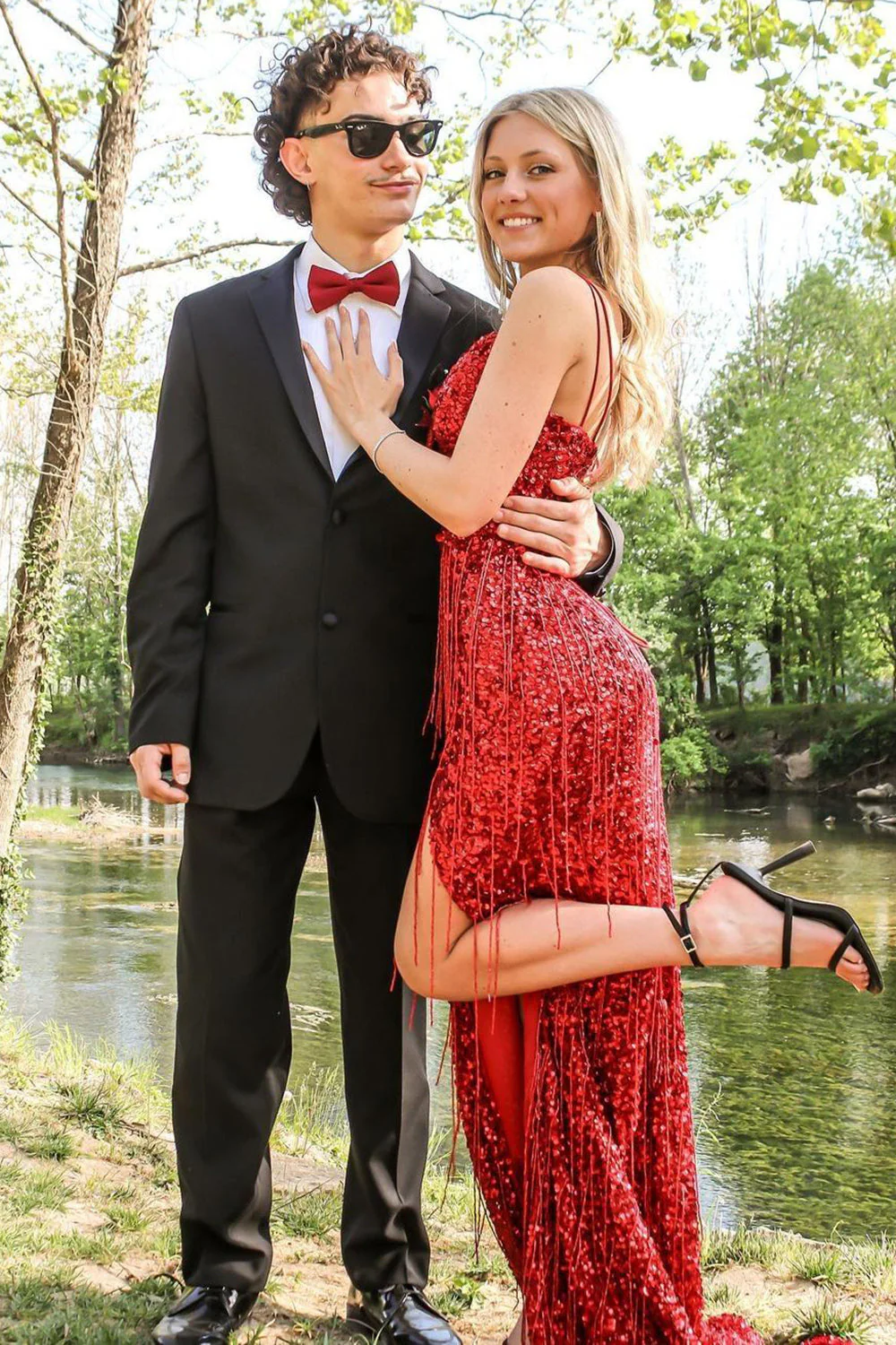 Mermaid Spaghetti Straps Red Sequins Long Prom Dress with Split Front - Image 2