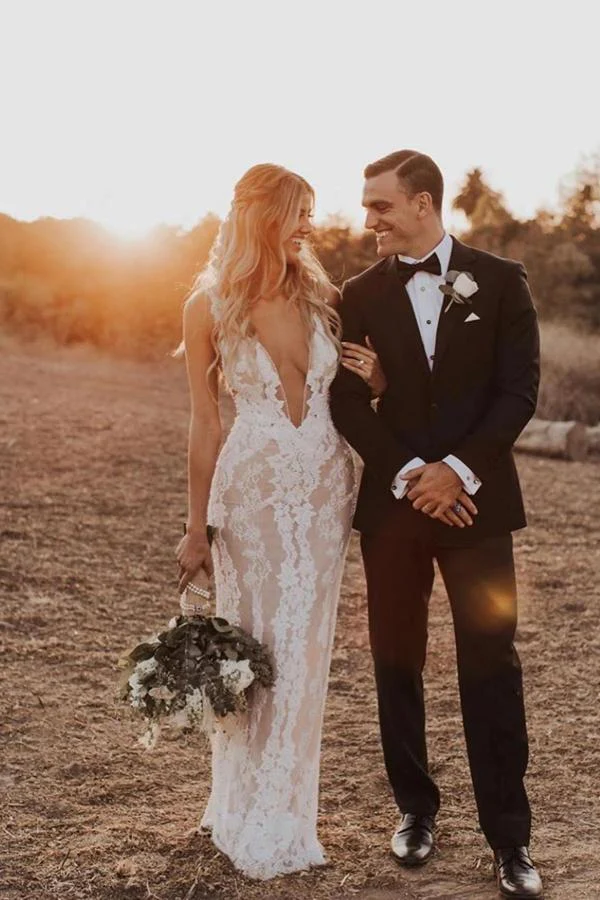 Mermaid/Trumpet Attractive Floor-length V-neck Lace Wedding Dress