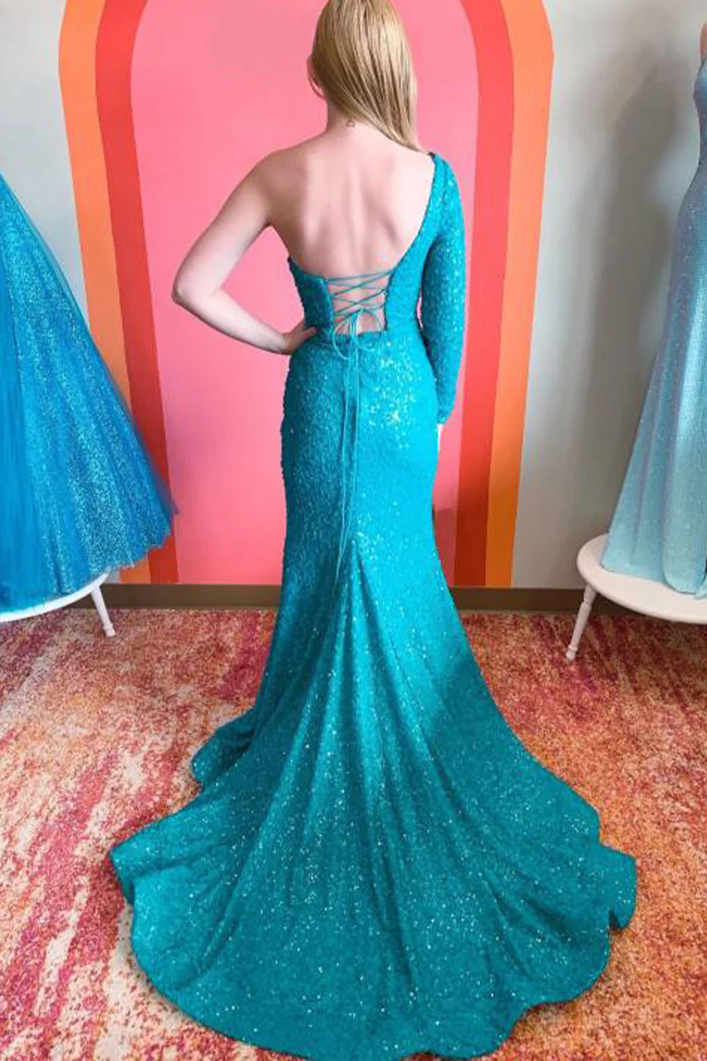 One Shouder Long Sleeves Sequins Mermaid Prom Dress with Slit - Image 4