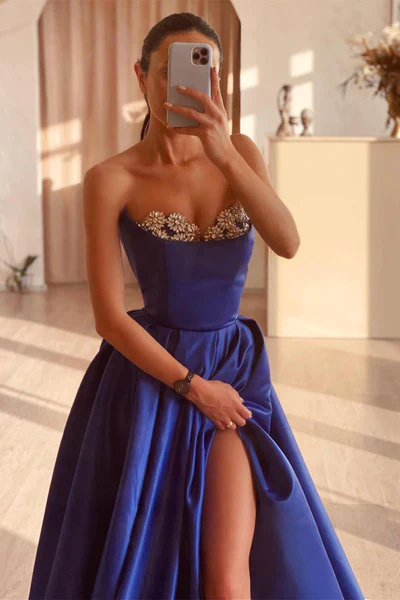 Royal blue sleeveless A-line evening prom dress with sweetheart neckline and split beads - Image 2