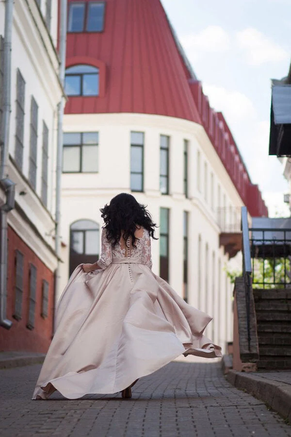 Satin A-line Illusion Long Sleeves Wedding Dresses With Lace Appliques - Image 4