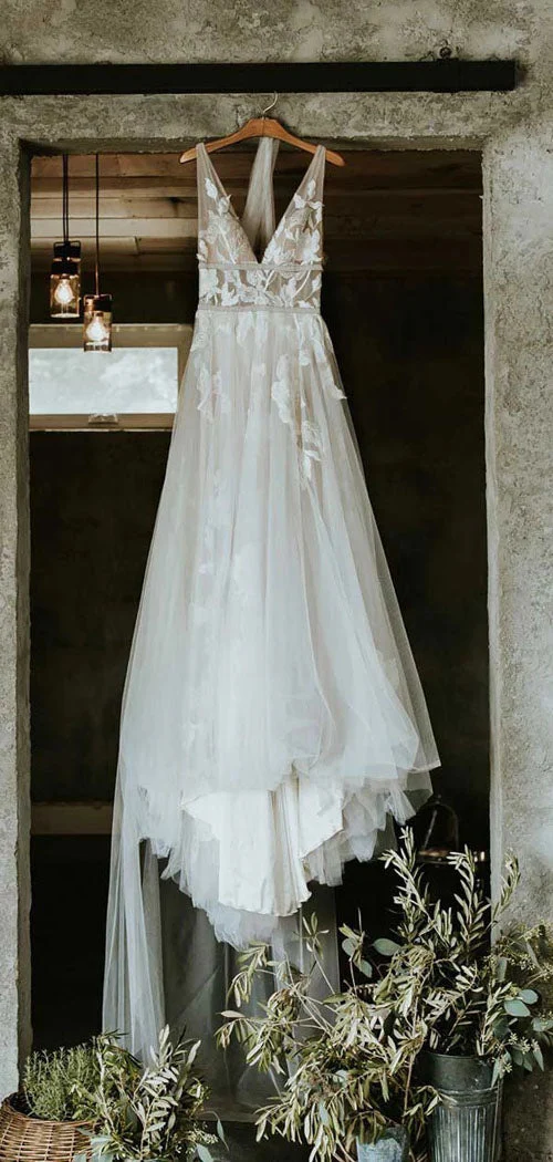 See Through Tulle V-neck Lace Ivory V-back Beach Wedding Dresses - Image 3