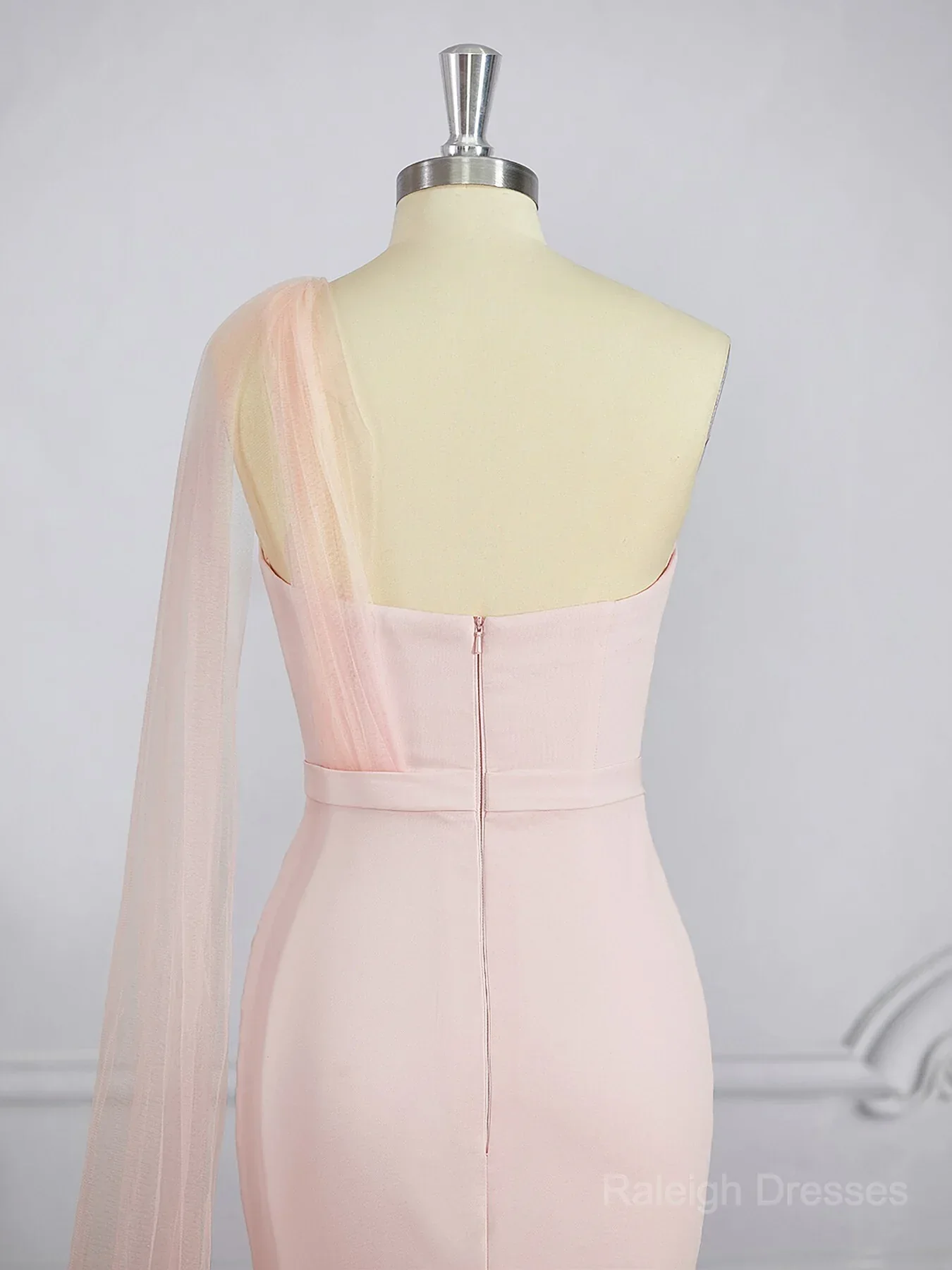 Sheath/Column One-Shoulder Sweep Train Stretch Crepe Bridesmaid Dresses - Image 3