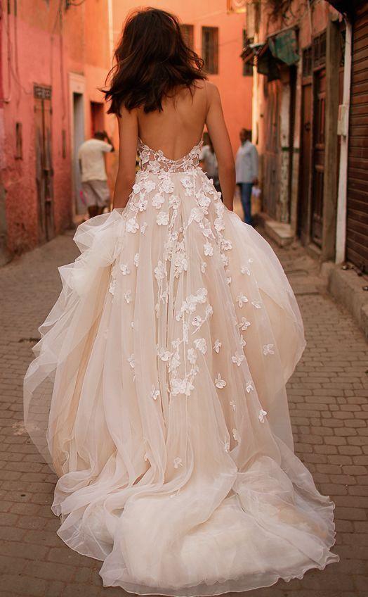 Tulle A-line Spaghetti Straps Backless Wedding Dresses With Train - Image 2