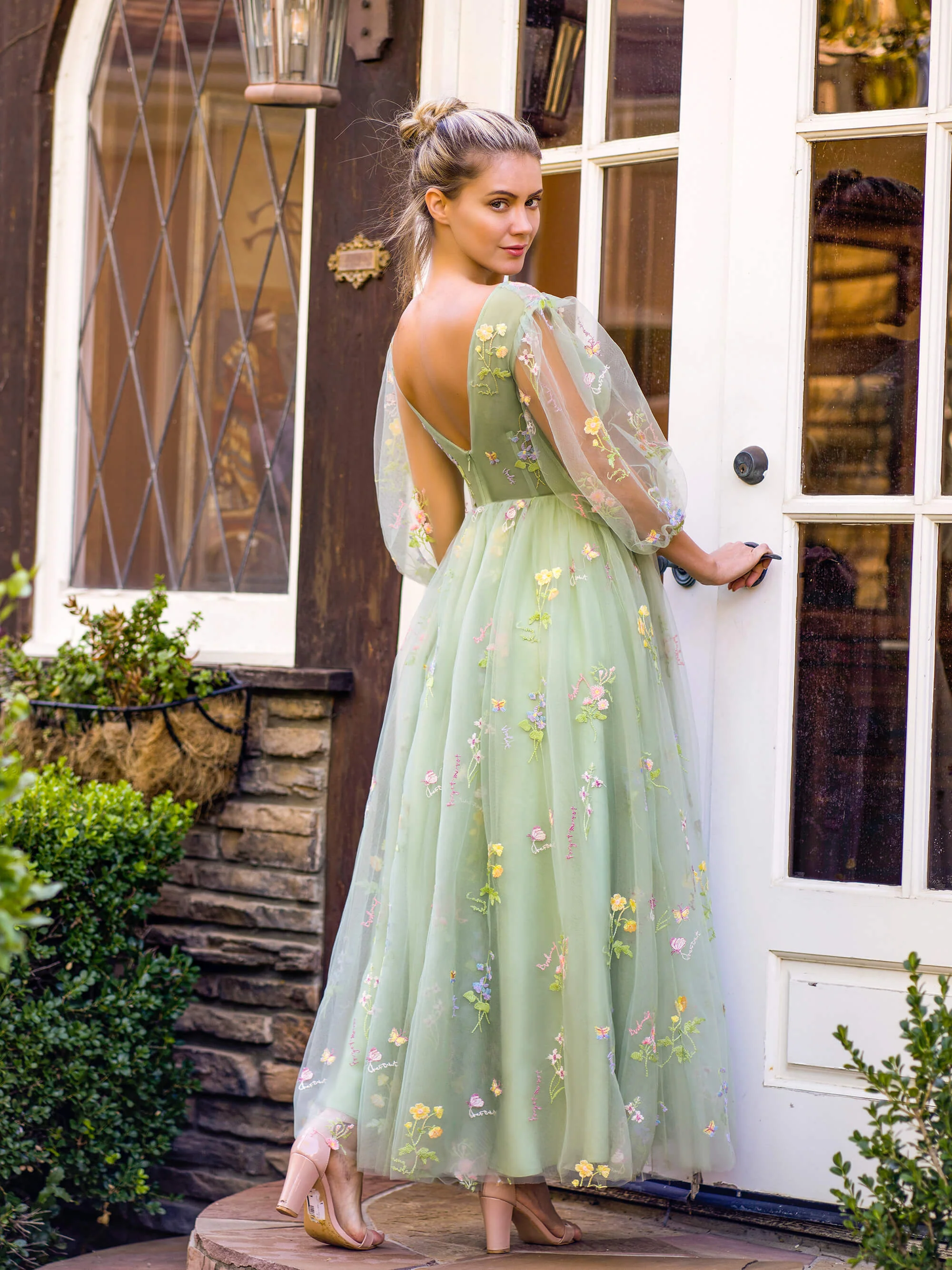V-neck Embroidery Maxi Length Tulle Corset Floral Prom Dress - Image 3